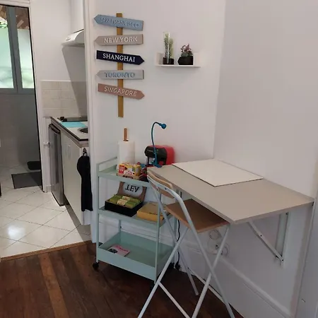 Petit Studio Cosy A Proximite De Paris